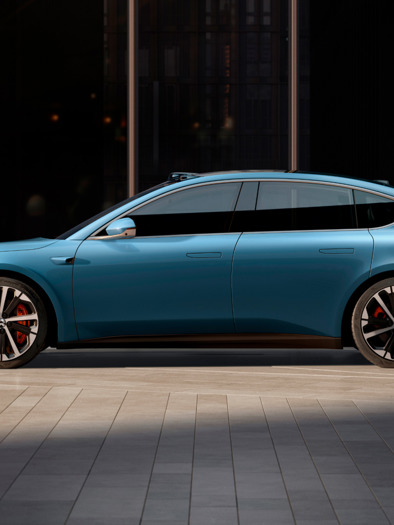 NIO ET5 set fra siden